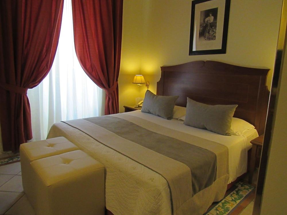 Hotel Akropolis - Museum Hotel Taranto Dış mekan fotoğraf