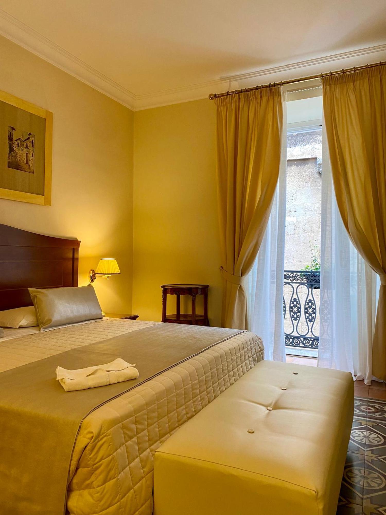 Hotel Akropolis - Museum Hotel Taranto Dış mekan fotoğraf